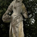 Girolamo Ticciati, ca. 1740, una delle statue sul muro di cinta